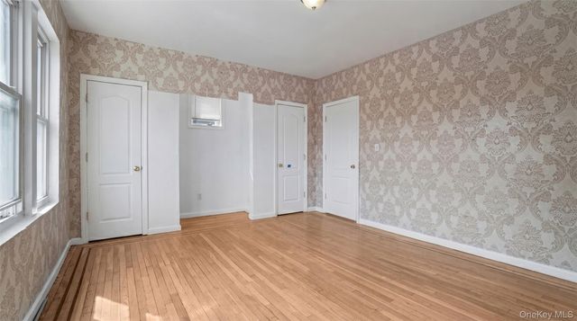 937 E 225th Street, Bronx, NY 10466