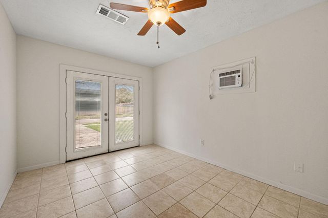 601 Arbor Drive, Deer Park, TX 77536