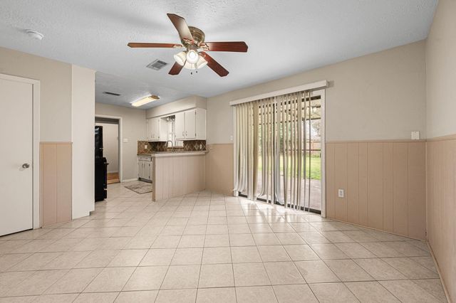 601 Arbor Drive, Deer Park, TX 77536