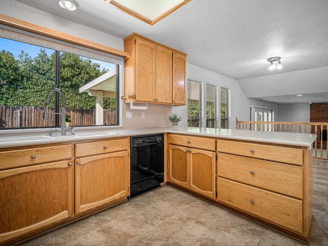 8461 Caslan Avenue, Fair Oaks, CA 95628