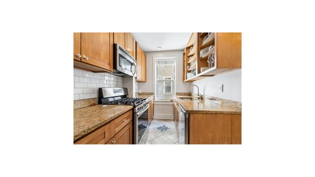 811 WALTON Avenue D5, New York City, NY 10451