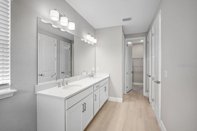 1572 TRAILHEAD LANE, Zephyrhills, FL 33541