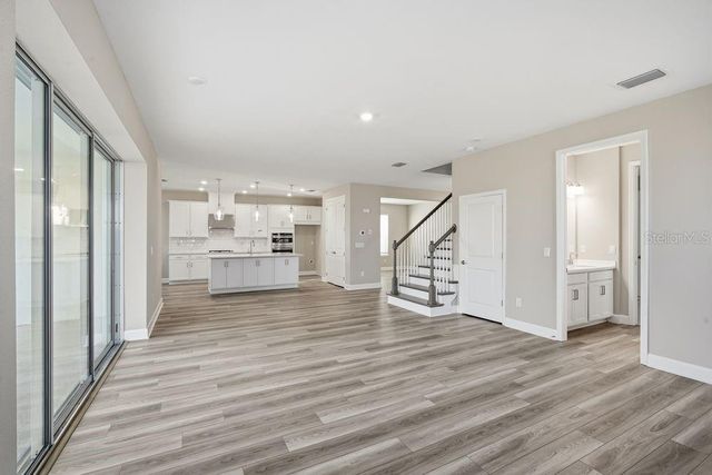 1572 TRAILHEAD LANE, Zephyrhills, FL 33541