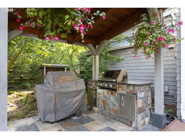 12370 Sw WHEATLAND Dr, Sherwood, OR 97140