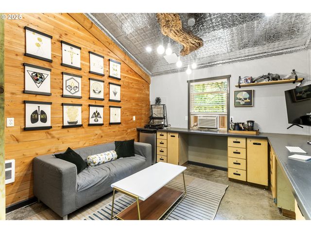 12370 Sw WHEATLAND Dr, Sherwood, OR 97140