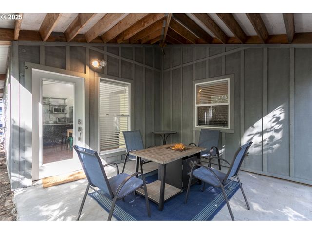 12370 Sw WHEATLAND Dr, Sherwood, OR 97140