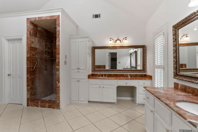 5845 S Shore Dr, Baton Rouge, LA 70817