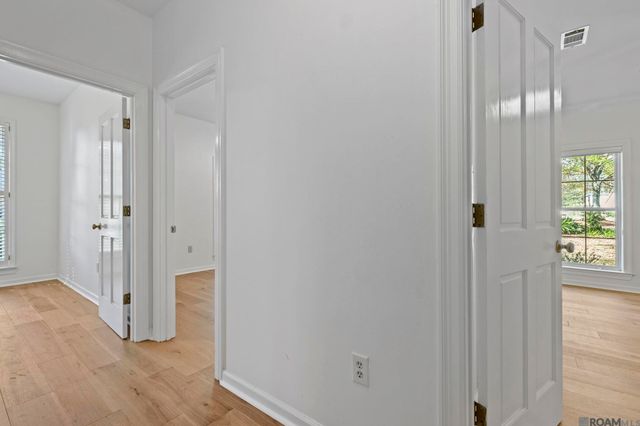 5845 S Shore Dr, Baton Rouge, LA 70817