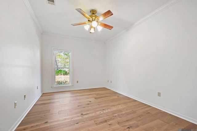 5845 S Shore Dr, Baton Rouge, LA 70817