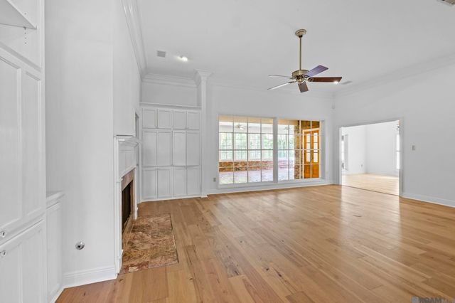 5845 S Shore Dr, Baton Rouge, LA 70817