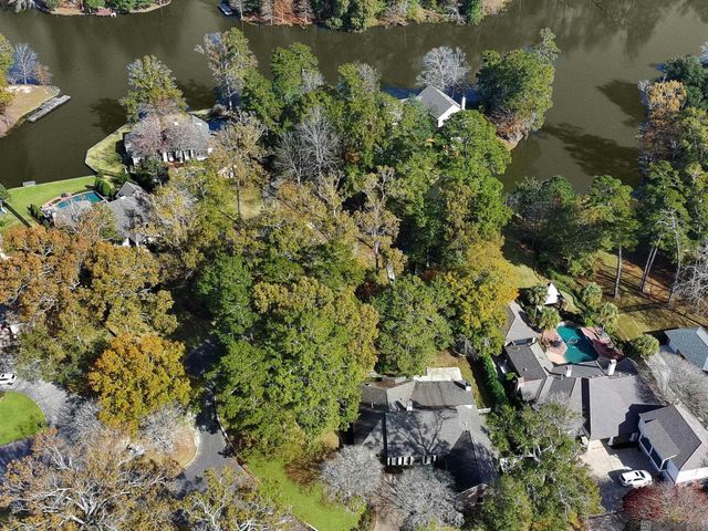 5845 S Shore Dr, Baton Rouge, LA 70817