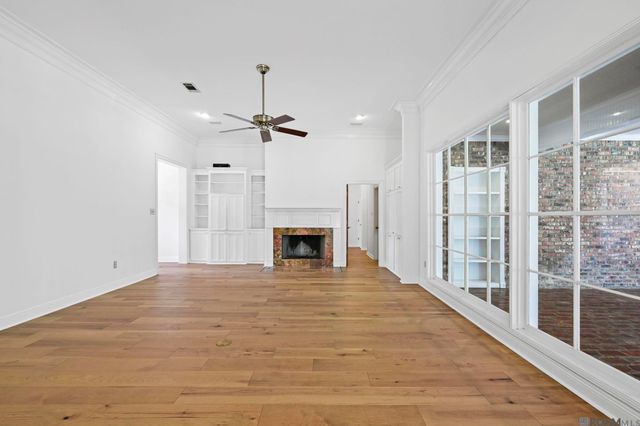 5845 S Shore Dr, Baton Rouge, LA 70817