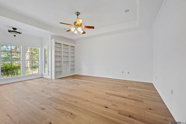 5845 S Shore Dr, Baton Rouge, LA 70817