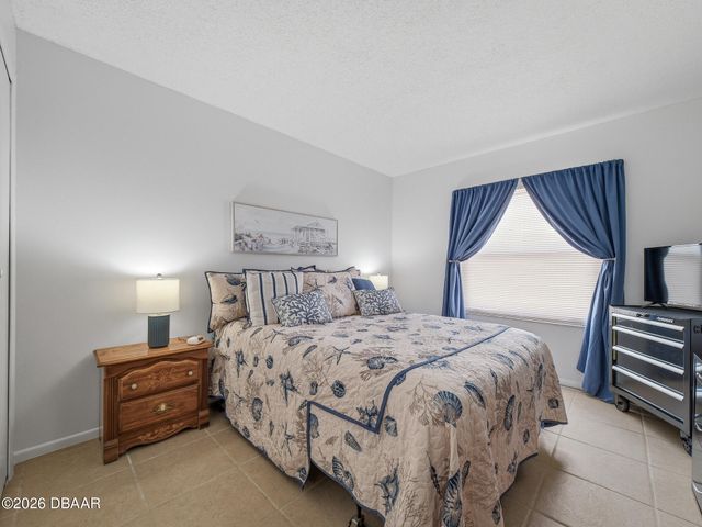 420 Banana Cay Dr Apt A, South Daytona, FL 32119