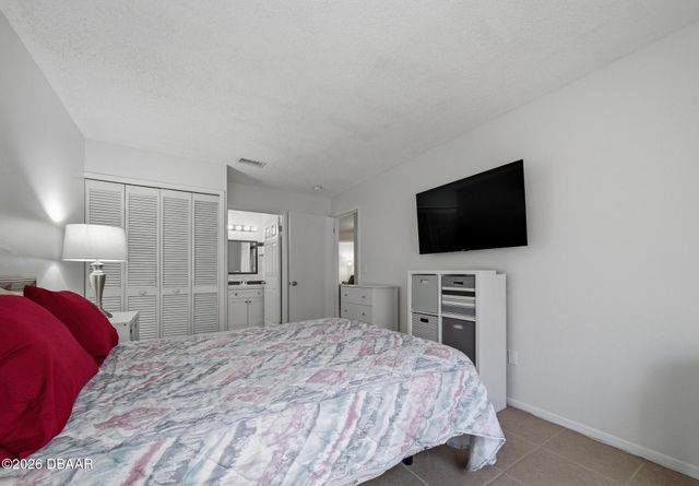 420 Banana Cay Dr Apt A, South Daytona, FL 32119