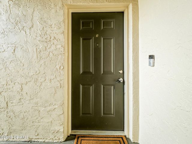 420 Banana Cay Dr Apt A, South Daytona, FL 32119