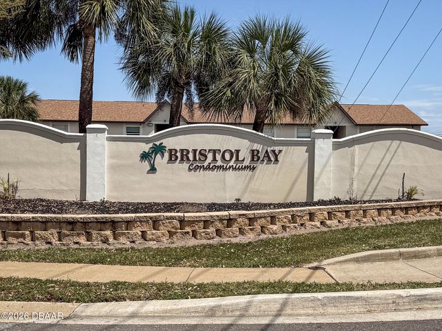 420 Banana Cay Dr Apt A, South Daytona, FL 32119