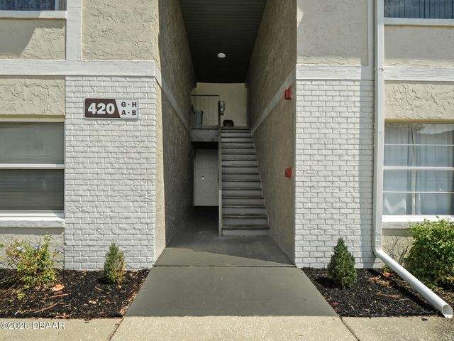 420 Banana Cay Dr Apt A, South Daytona, FL 32119