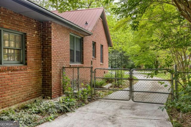 889 Milam Circle, Clarkston, GA 30021