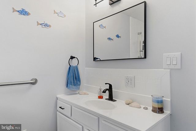 590 SUNHAVEN DR, Clayton, NJ 08312