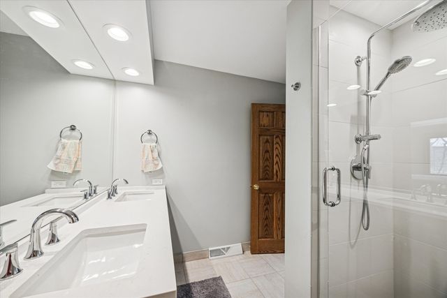 7612 Ridgewood Lane, Burr Ridge, IL 60527