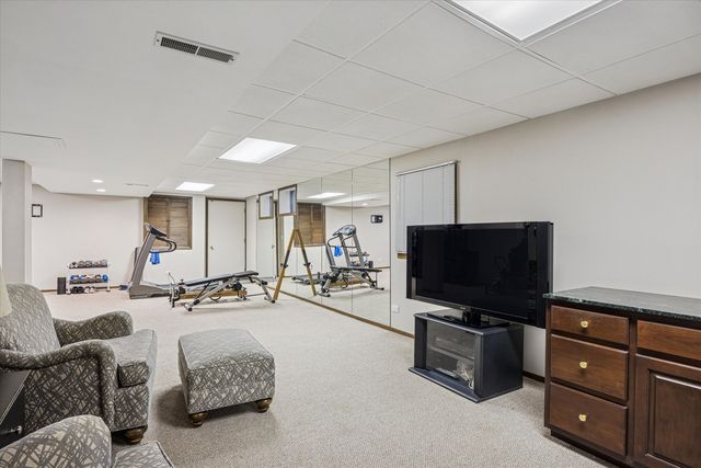 7612 Ridgewood Lane, Burr Ridge, IL 60527