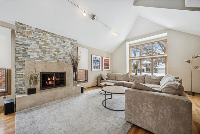 7612 Ridgewood Lane, Burr Ridge, IL 60527