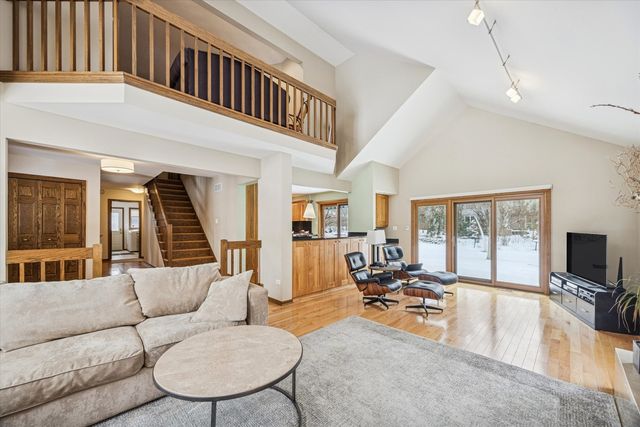 7612 Ridgewood Lane, Burr Ridge, IL 60527