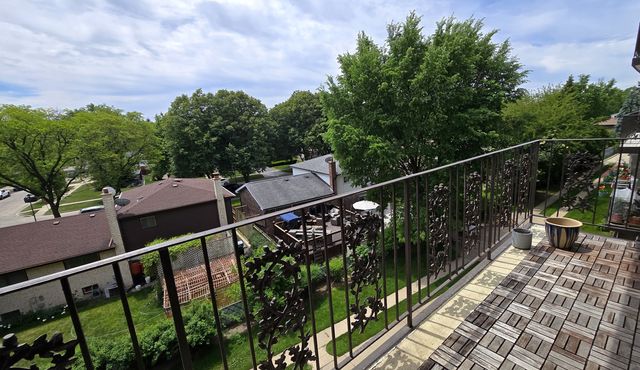 5501 Lincoln Avenue 404, Morton Grove, IL 60053