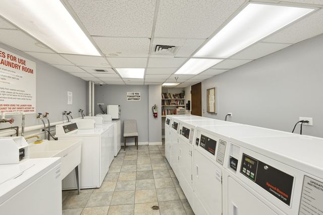 5501 Lincoln Avenue 404, Morton Grove, IL 60053