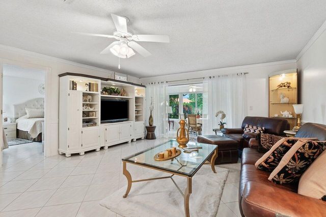 5010 Privet Place 101, Delray Beach, FL 33484