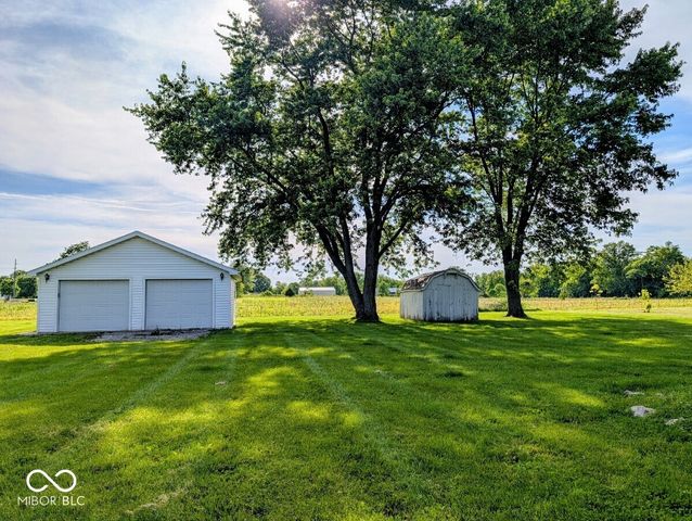 8091 S 100 E, Pendleton, IN 46064