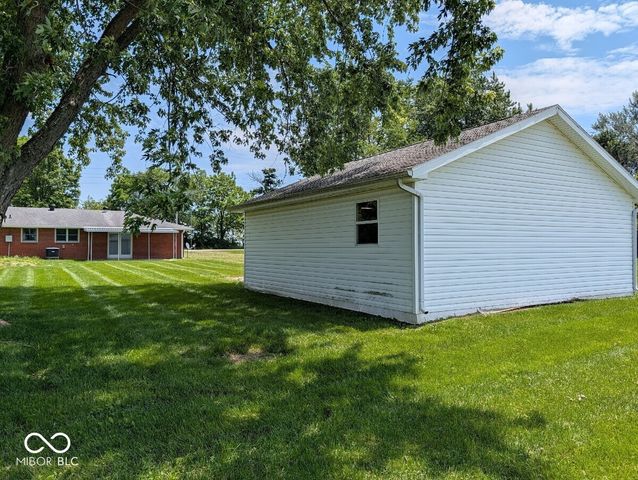 8091 S 100 E, Pendleton, IN 46064