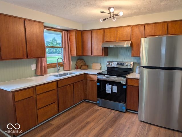 8091 S 100 E, Pendleton, IN 46064