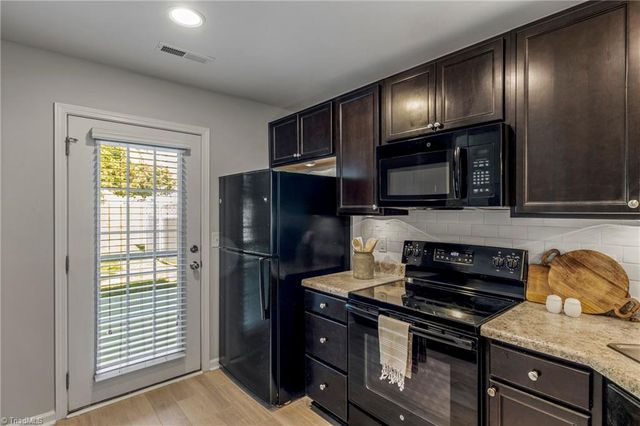 104 Tanner Grove Court, Kernersville, NC 27284