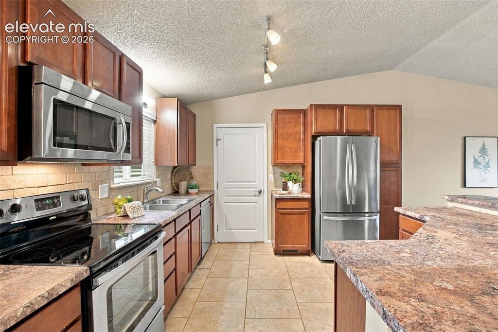 2711 Northridge Drive, Colorado Springs, CO 80918 — photo 5