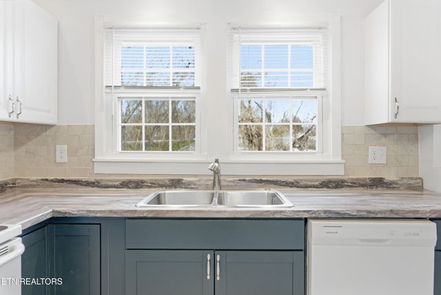 4143 Walker Blvd, Knoxville, TN 37917