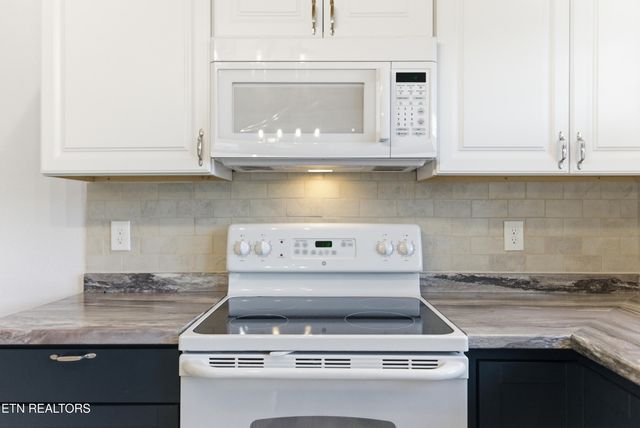 4143 Walker Blvd, Knoxville, TN 37917