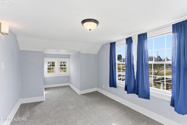 4143 Walker Blvd, Knoxville, TN 37917