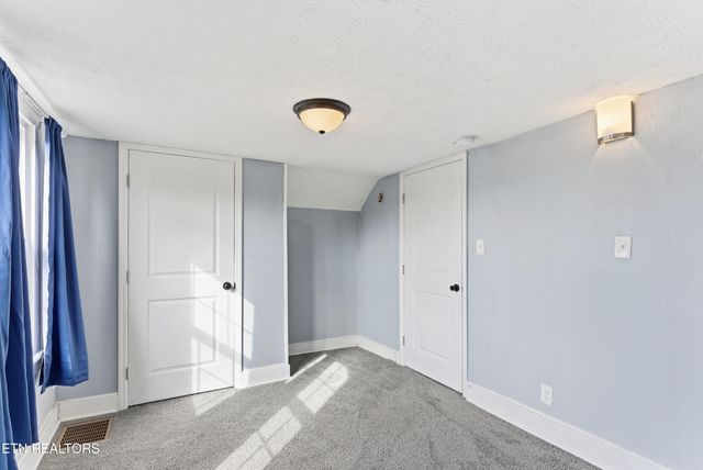 4143 Walker Blvd, Knoxville, TN 37917