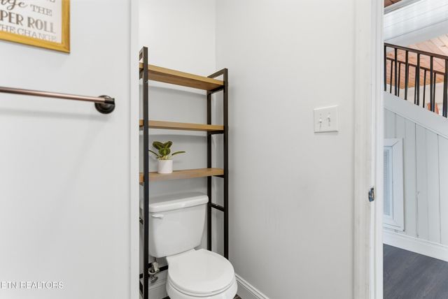 4143 Walker Blvd, Knoxville, TN 37917