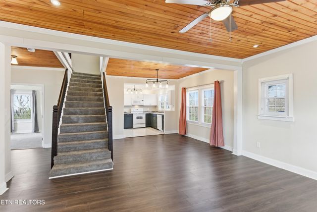 4143 Walker Blvd, Knoxville, TN 37917