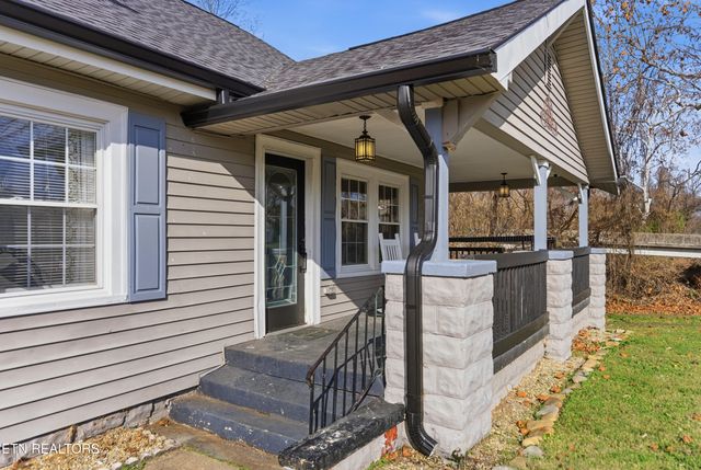 4143 Walker Blvd, Knoxville, TN 37917