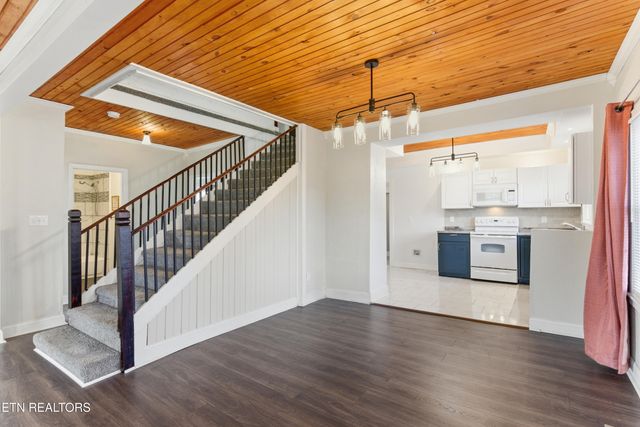 4143 Walker Blvd, Knoxville, TN 37917