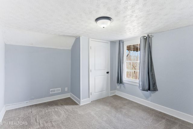 4143 Walker Blvd, Knoxville, TN 37917