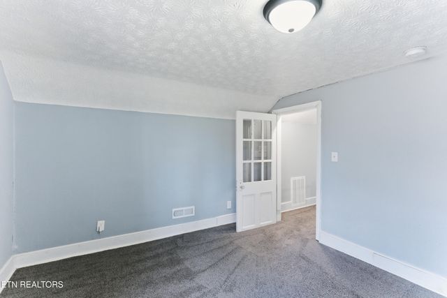 4143 Walker Blvd, Knoxville, TN 37917