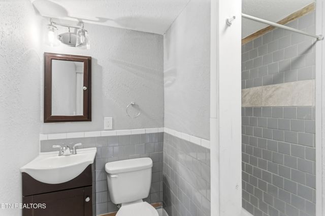 4143 Walker Blvd, Knoxville, TN 37917