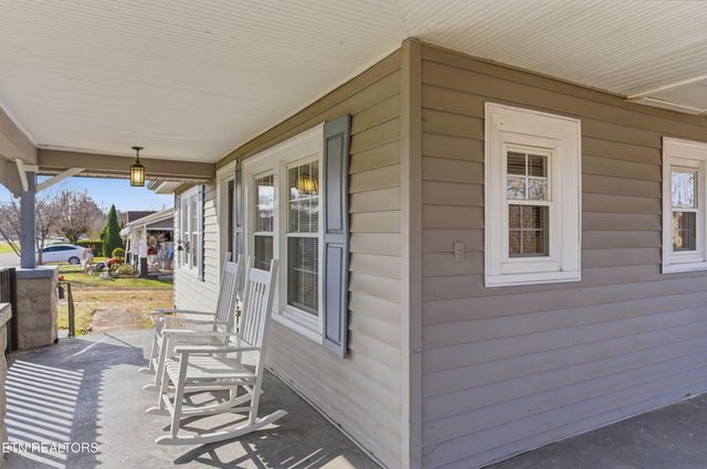 4143 Walker Blvd, Knoxville, TN 37917