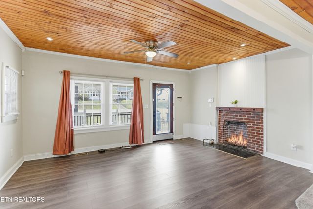 4143 Walker Blvd, Knoxville, TN 37917