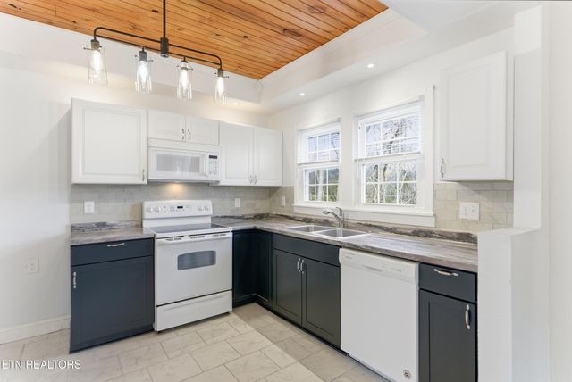 4143 Walker Blvd, Knoxville, TN 37917